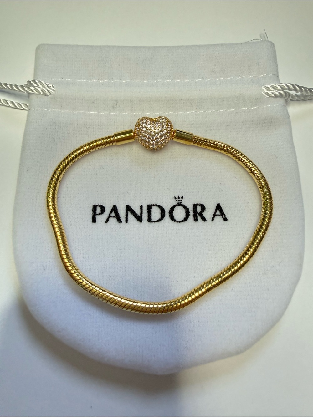 Pandora gold sparkling heart clasp snake chain bracelet 18 cm